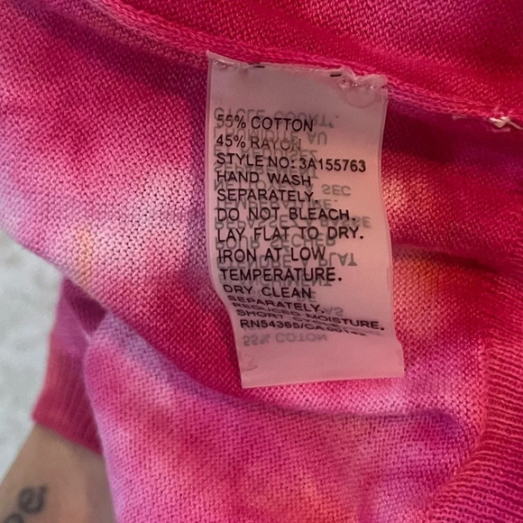 Peter Nygard size small tie dye short sleeve cardigan. - Picture 5 of 6